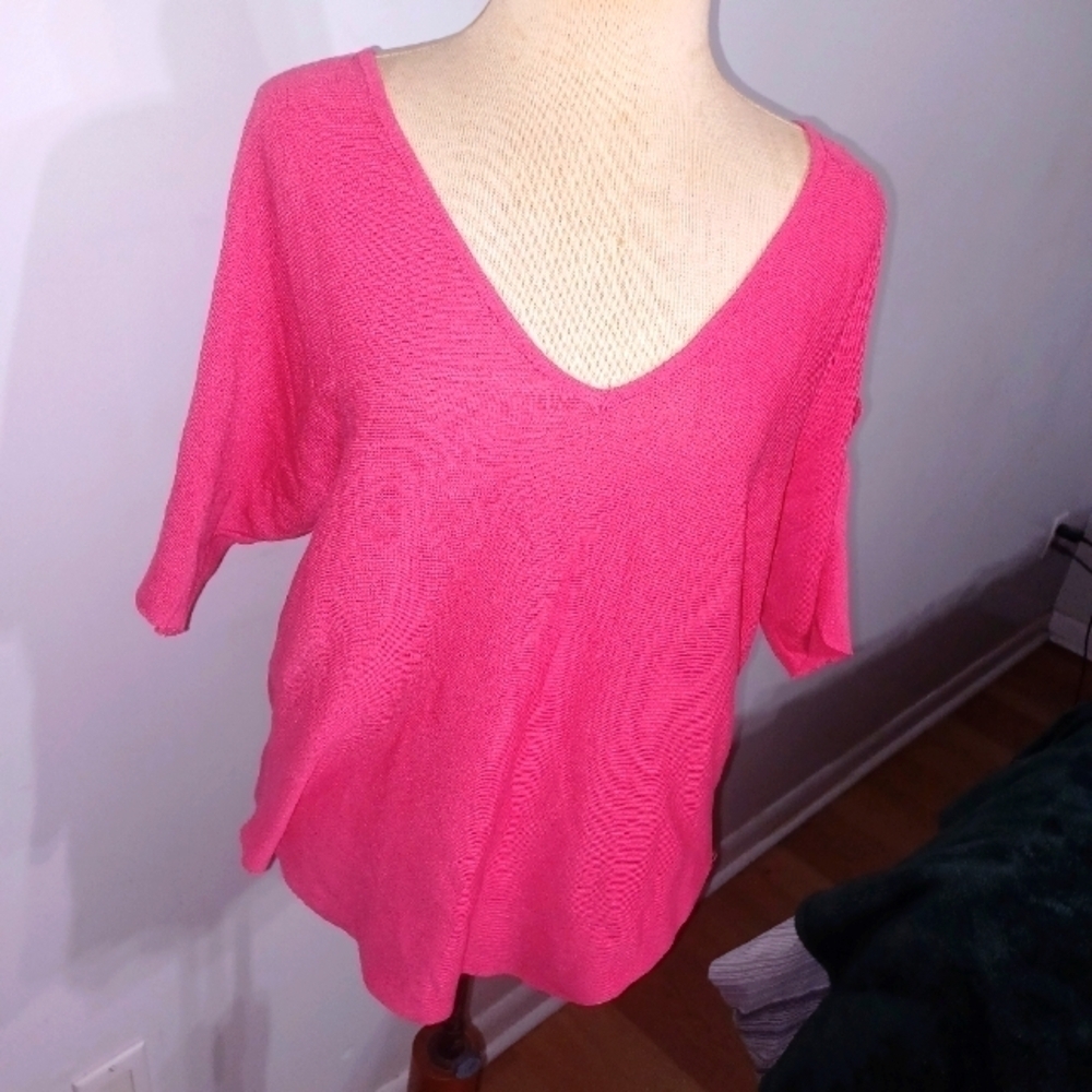 V-Neck -Open Shoulder-Short Sleeve Top- W Sz Large